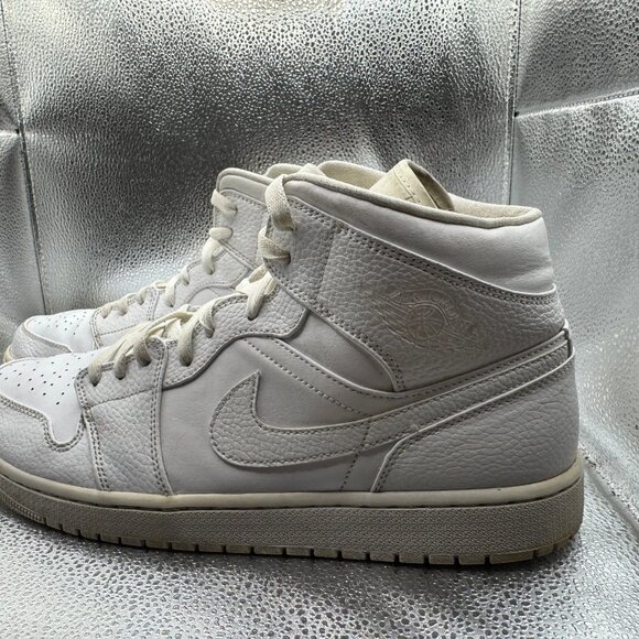 Size 13 Nike Air Jordan 1 Mid Triple White‎ Mens Basketball Shoes 554724-130 - Picture 4 of 11